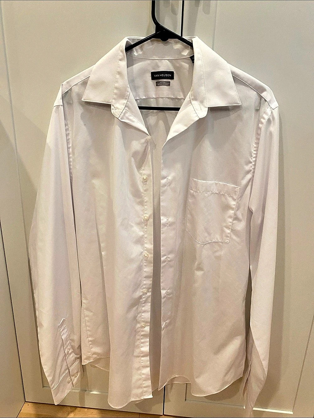 Van Heusen Men's White Dress Shirt Size Medium